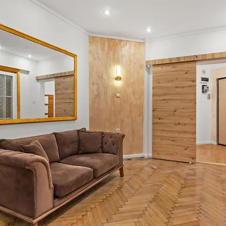 Golden Crown * Bucarest