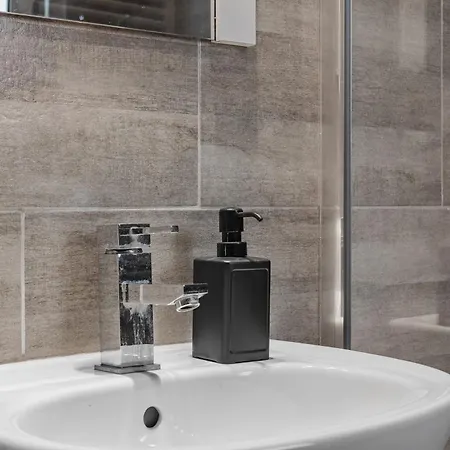 Golden Crown Bucarest