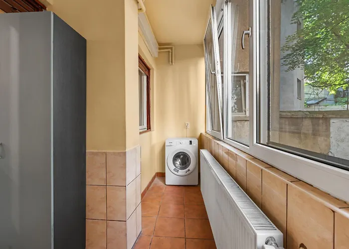Apartament Golden Crown Bucureşti